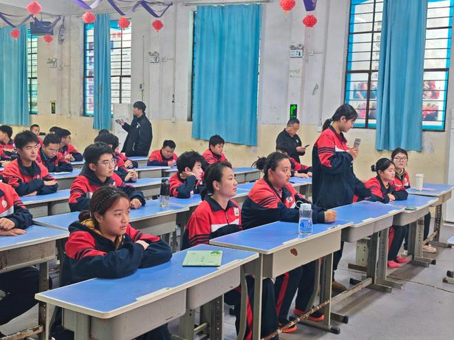 ‌规则与自由：叛逆管教学校2025年12月第2周的深度对话‌(图5)