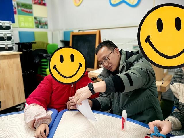 龙8国际：半边街社区开启“心·知·行”未成年人心灵成长之旅(图3)