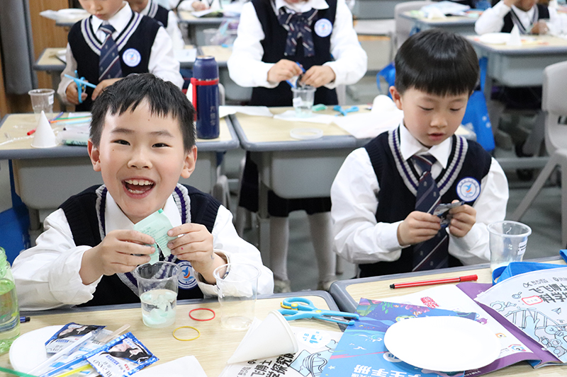 龙8国际：弋江春水向“新”流丨科学教育的“加法题”如何答？(图4)