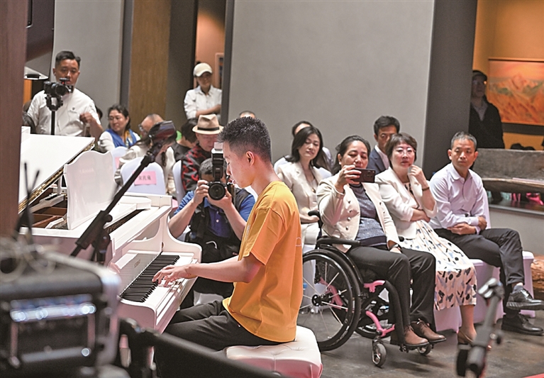 龙8国际：保障水平更高发展能力更好——“十四五”时期我国残疾人事业迈出坚实步伐