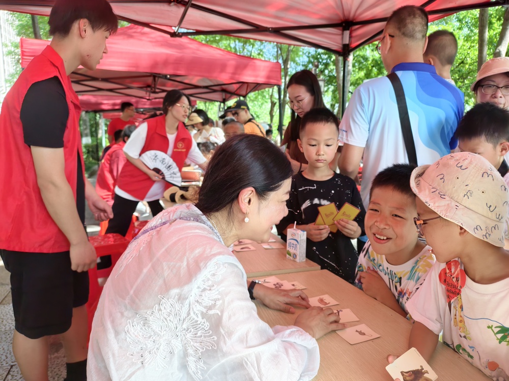 龙8国际：五育润童心护航助成长——咸宁市未成年人思想道德建设工作综述(图7)