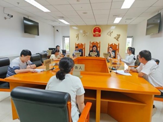 龙8国际：“一米阳光”家长法学院照亮孩子成长迷途