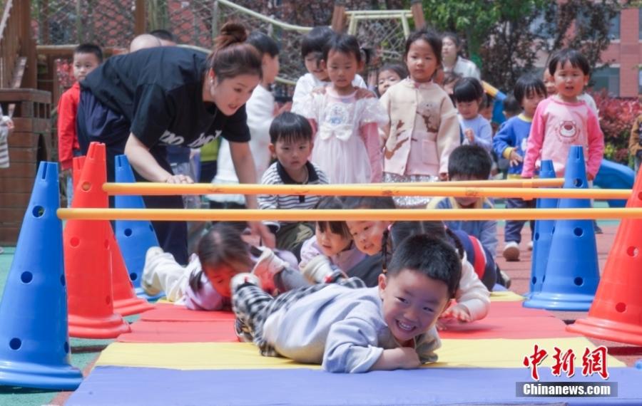 long8：涉及生育、养老、就业省级两会回应民生关切