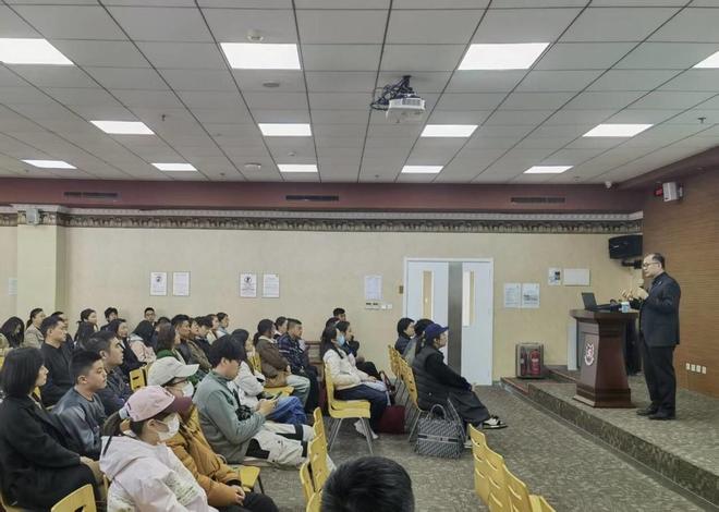 long8：宏文学校青岛校区举办开放日沉浸式体验解锁国际教育真实模样(图2)