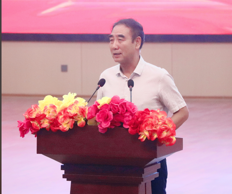 和谐盈校话成长家校共绘未来图——北师大平果附校2024年秋季学期高2024级家长会(图2)